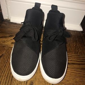 Steve Madden Lancer Sneaker Size 7.5